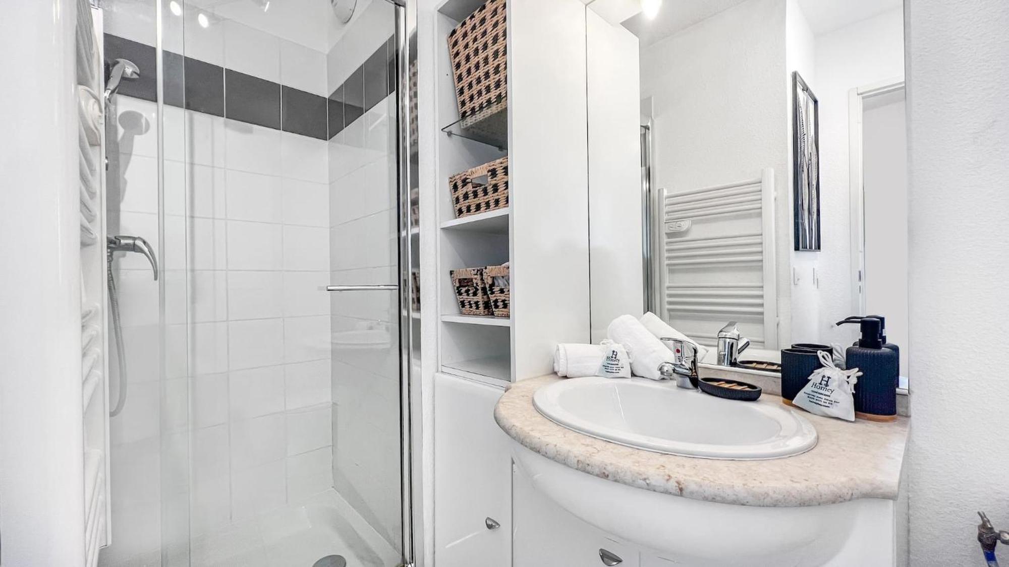 Homey Wild - Proche Gare Et Tram - Proche Centre - Balcon Prive - Parking Prive - Wifi Gratuit Annemasse Exterior photo